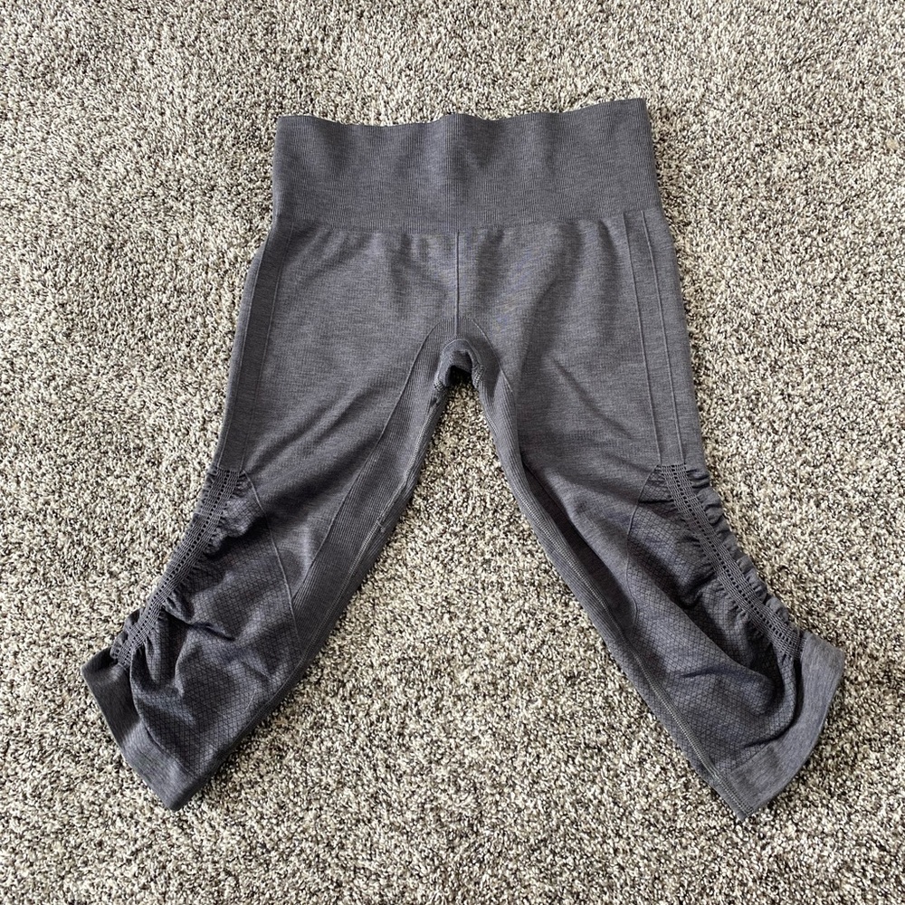 Lululemon In The Flow Crop II - Picture 8 of 15